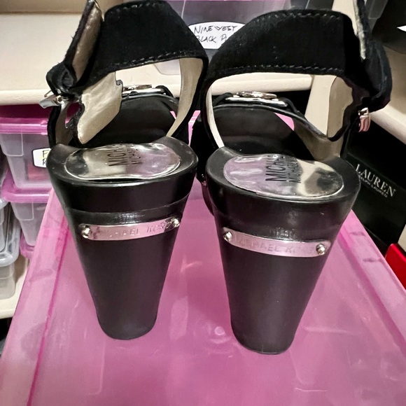 This platform sandals is easy to rock with any outfit! - Picture 3 of 3